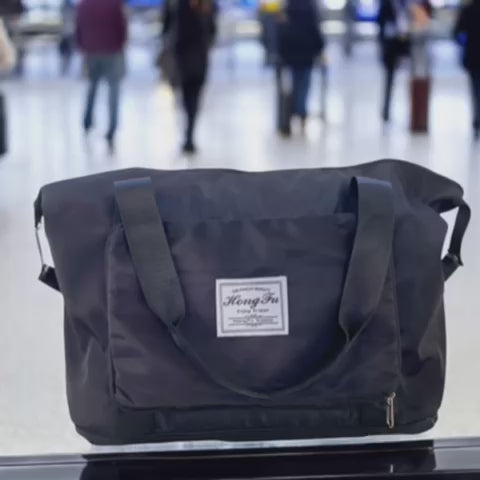 Cargar video: Descubre por nuestra bolsa de viaje por dentro